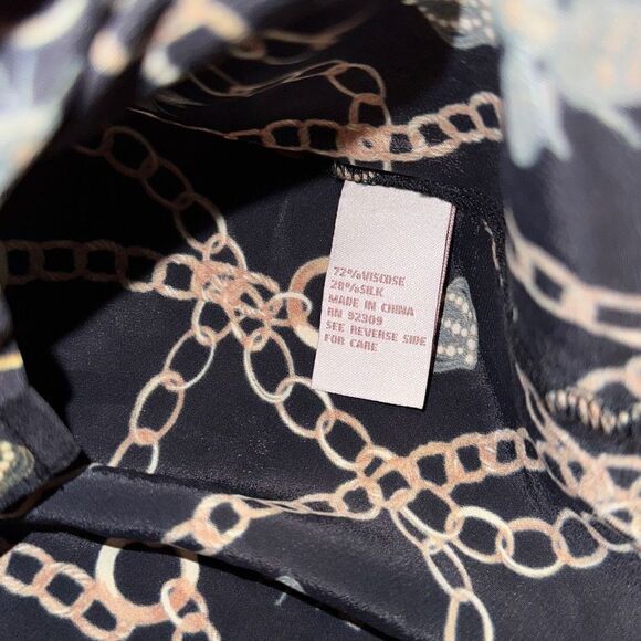 DG2 Diane Gilman Collection Silk Blend Top bee, chains, gold bling button up - Picture 6 of 9